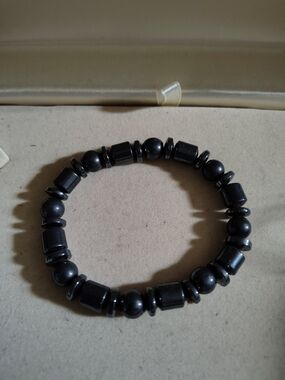 🚨New Polished Hematite Beaded Stretch Bracelet - Metallic Black